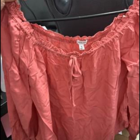 Shirts n tops - Picture 9 of 9